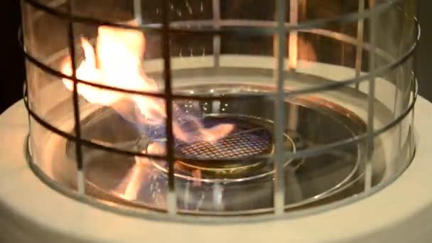 Moderne bio fireplot op ethanol gas close-up — Stockvideo