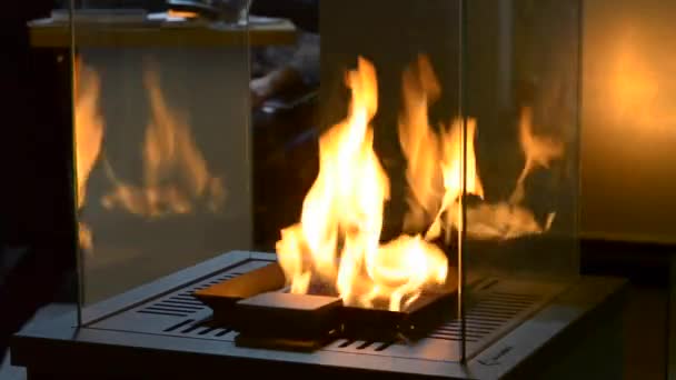 Modern bio fireplot fireplace on ethanol gas. Smart ecological — Stock Video