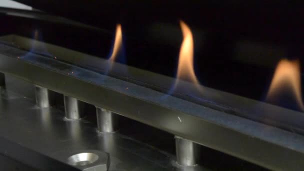 Chimenea moderna bio fireplot en gas etanol. Ecología inteligente — Vídeos de Stock