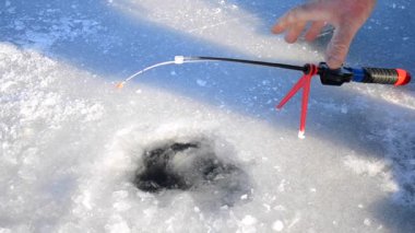 Kış balıkçılık yakın çekim.