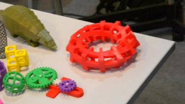 Nesneler 3D yazıcı tarafından yazdırıldı.