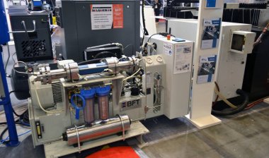 Kiev, Ukrayna - 23 Kasım 2017:-sanayî makinaları, üretim toplama