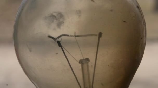 Спіральна стара лампа крупним планом — стокове відео