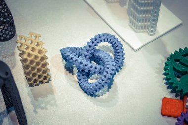 3D yazıcı tarafından yazılan soyut modeller.