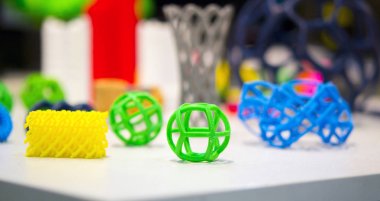 3D yazıcı tarafından yazılan soyut modeller.