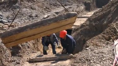 Ana Isıtma eski sökülmesi. Yükselterek beton döşeme