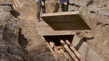 Ana Isıtma eski sökülmesi. Yükselterek beton döşeme