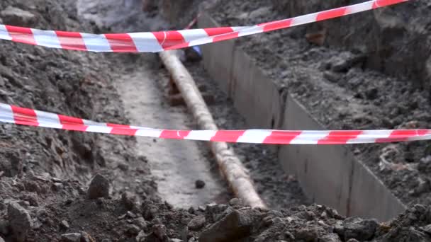 Rot-weißes Schutzband oder -band — Stockvideo