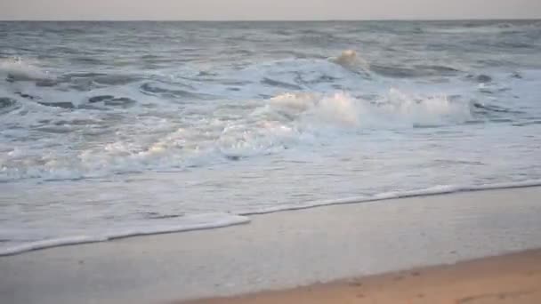 Вода і хвилі морські пейзажі сільський пейзаж фону сцени — стокове відео