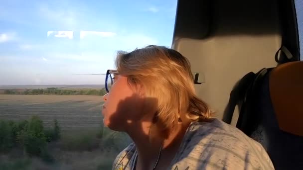 Widok okna jadącego autobusu — Wideo stockowe