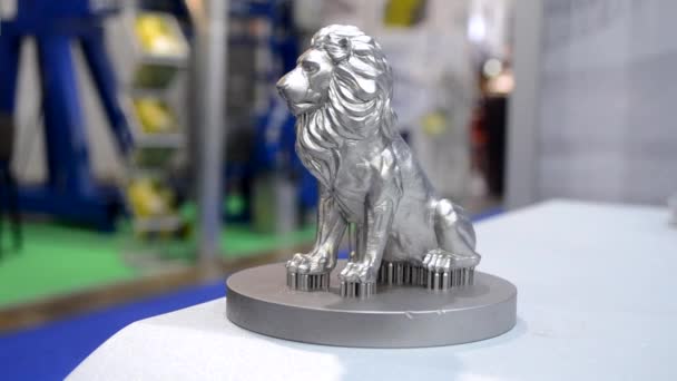 Objekt tryckt på metall 3D skrivare närbild. — Stockvideo