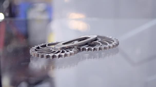 Tárgyra nyomtatott fém 3D nyomtató közelkép. — Stock videók