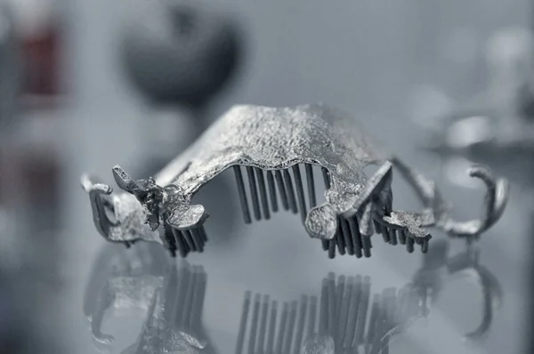 Object printed on metal 3d printer close-up. — Stock Photo, Image