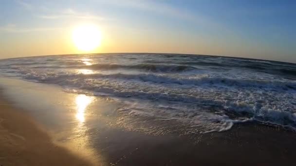 Wasser und Wellen Meer Landschaft Landschaft Land Szene Hintergrund — Stockvideo