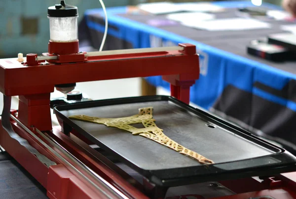 3d printer that printing a liquid dough — Stock Photo, Image