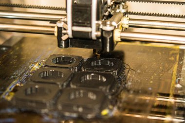 Yazıcı ayna yansıtıcı yüzeyine gri nesneler yazdırıyor