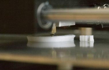 Nesneler 3D yazıcı tarafından yazdırıldı.