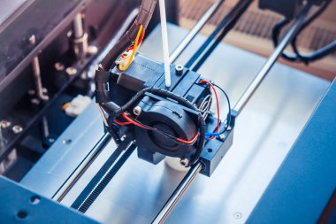 Nesneler 3D yazıcı tarafından yazdırıldı.