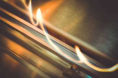 Modern biyo-şömine etanol gazı üzerine.