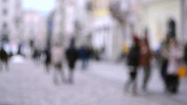 Sammanfattning Oskärpa suddig bakgrund av många människor på gatan — Stockvideo