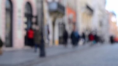 Sokaktaki birçok insanın Odaklanamadığı Bulanık Arkaplan
