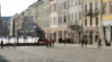 Şehir merkezindeki birçok insanın geçmişi bulanık..