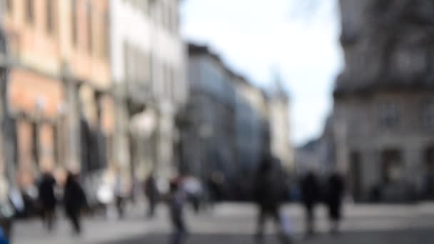 Borrosa Fondo de muchas personas en la calle plaza de la ciudad. — Vídeos de Stock