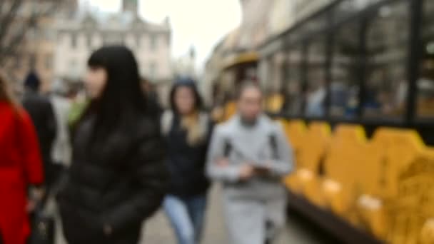 Sfondo sfocato di molte persone sulla piazza vecchia città antica — Video Stock