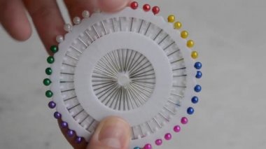 Bir terzi kadın pimini çekip çıkarmış.