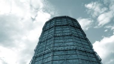 Termik santrali kurun. Arka planda borular ve dumanla çalışın..