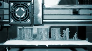 3D yazıcı mavi formu kapatılıyor