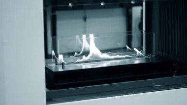 Modern biyo-şömine etanol gazı üzerine.