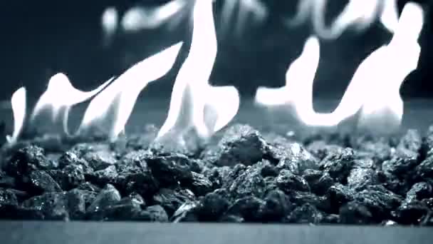 Moderner Bio-Feuerkamin auf Ethanolgas. — Stockvideo