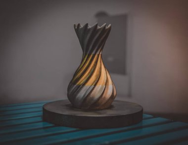 Metal tozundan metal 3D yazıcıya basılmış nesne.