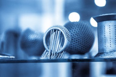 Metal tozundan metal 3D yazıcıya basılmış nesne.