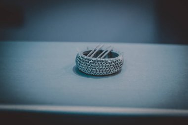 Metal tozundan metal 3D yazıcıya basılmış nesne.