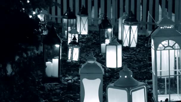 Lanterne decorative bagliore con colori diversi. — Video Stock