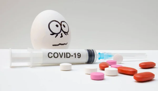 Covid Coronavirus Eggs Drawn Frightened Faces Alcohol Syringe — Stock Photo, Image