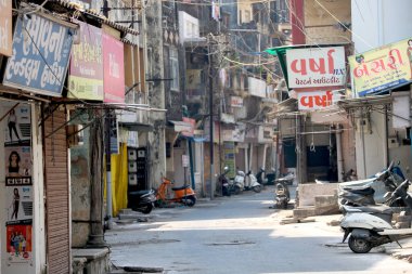  Hindistan 'a kapatıldığında -19 salgın, boş sokak, insan yok, Valsad şehri, Gujarat eyaleti, Hindistan