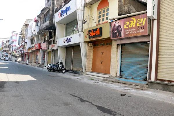  Hindistan 'a kapatıldığında -19 salgın, boş sokak, insan yok, Valsad şehri, Gujarat eyaleti, Hindistan