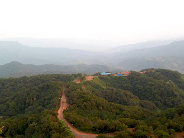 Vista Aérea Colina Com Fundo Nebuloso Colinas Céu Mahabaleshwar Maharashtra — Fotografia de Stock