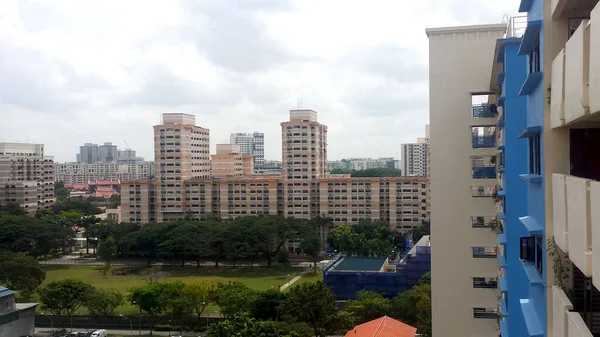Вид Город Сингапур Фоне Здания Деревьев Фоне Голубого Неба — стоковое фото