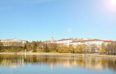 Minsk, kentsel peyzaj şehir, nehrin Svisloch ve eski mimari, Beyaz Rusya