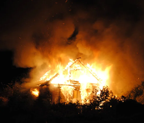 Feu dans la maison — Photo