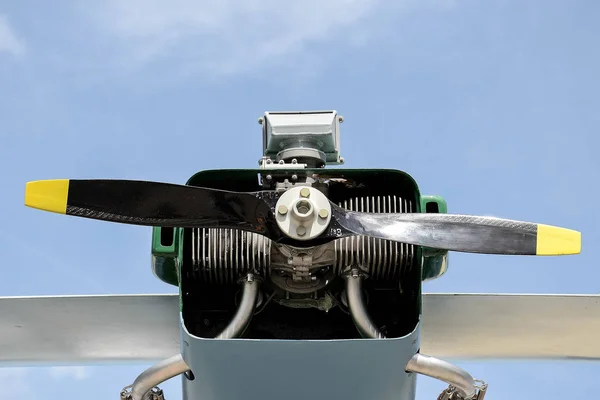Пропеллер небольшого дрона крупным планом — стоковое фото