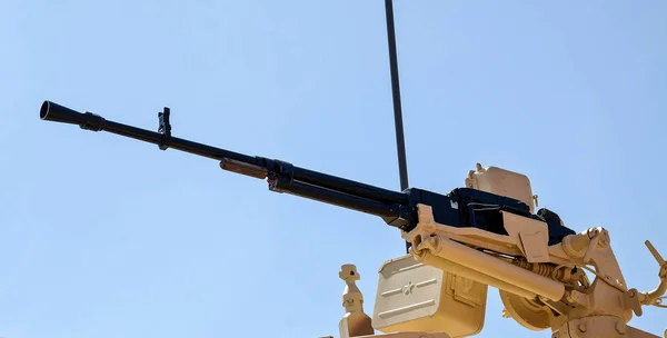 Machine gun in een auto van de oorlog — Stockfoto