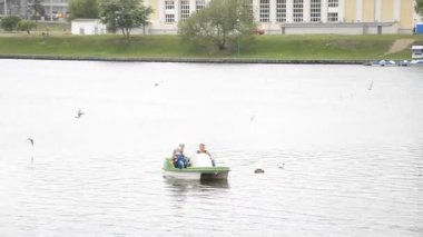 Belarus, Minsk, 21 Mayıs. 2017. su çocukla aile etkinlikleri