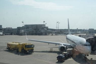 Mosow, Rusya-Temmuz, 2017: Vnukovo Havalimanı, uçak UTair Fly şirketi