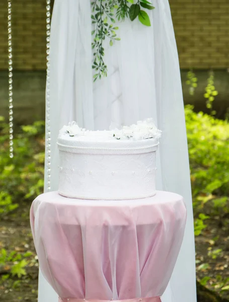 Altar de boda en la naturaleza — Foto de Stock