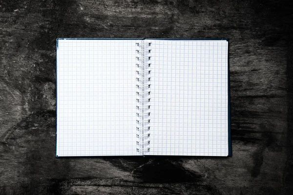 Open blank notepad on the table — Stock Photo, Image